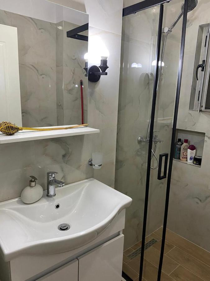 Ultra Apartments 'New Baazar' 地拉那 外观 照片